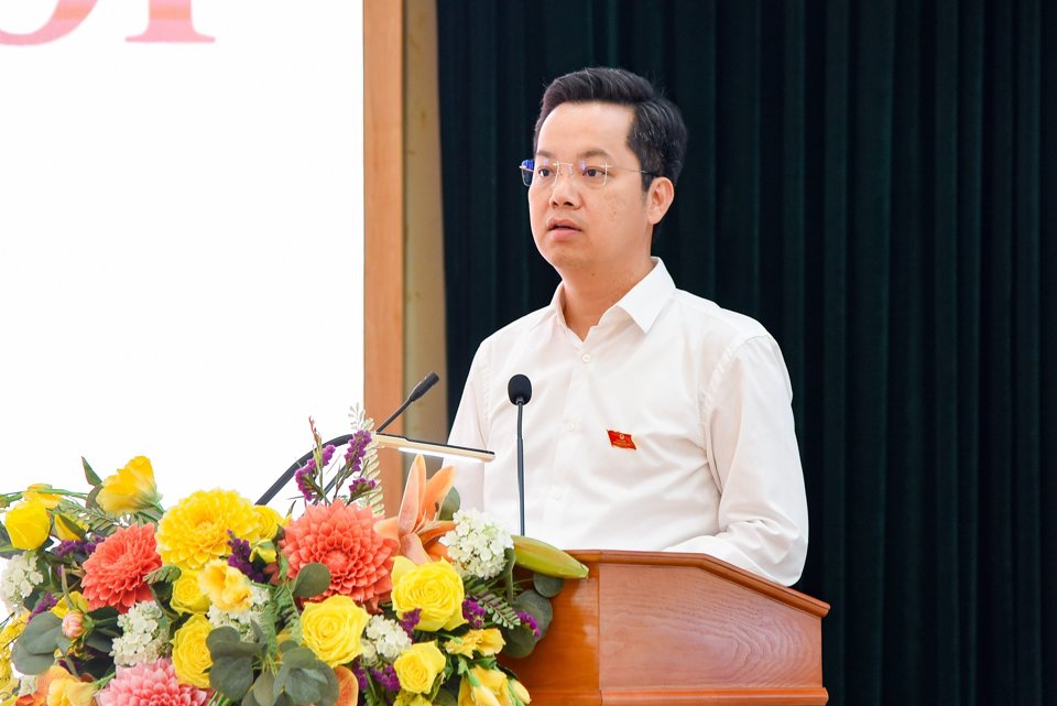 Bí thư Quận ủy, Chủ tịch HĐND quận Hoàn Kiếm Vũ Đăng Định phát biểu khai mạc Kỳ họp