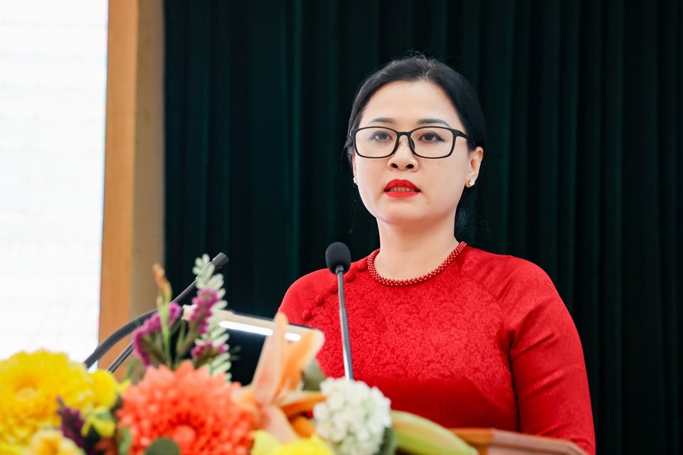 Phó Chủ tịch UBND quận Hoàn Kiếm Lê Anh Thư phát biểu nhận nhiệm vụ
