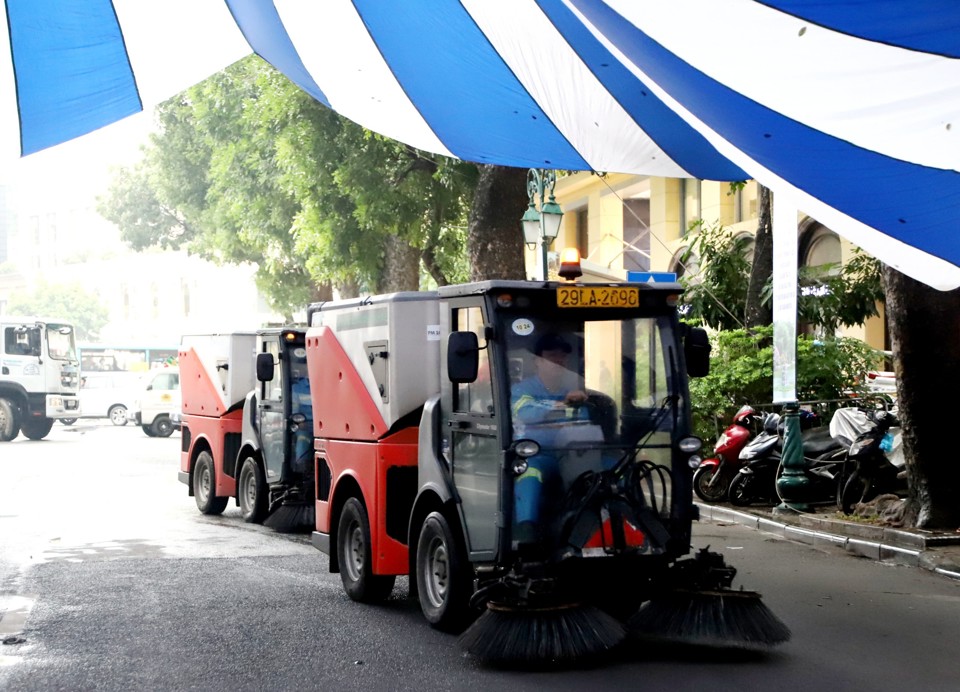 Các lực lượng ra quân