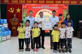 Tặng quà cho trẻ em Trung tâm Chăm sóc người khuyết tật Hà Nội nhân dịp Tết Trung Thu