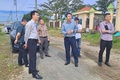 Đồng chí Nguyễn Hoàng Trường - Thành uỷ viên, Bí thư Đảng uỷ, Chủ tịch HĐND xã Hoài Đức đi kiểm tra khảo sát thực tế một số công trình, dự án trên địa bàn.