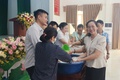 XÃ TRUNG GIÃ TỔ CHỨC HƯỚNG DẪN NGƯỜI DÂN XỬ LÝ MÔI TRƯỜNG SAU NGẬP LỤT