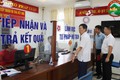 Đồng chí Đàm Công Lợi – Bí thư Đảng ủy, Chủ tịch HĐND xã Phú Cát kiểm tra công vụ tại điểm tiếp công dân và các đoàn thể