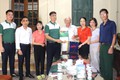Tri ân người có công: MTTQ xã Bát Tràng và Ngân hàng Vietcombank tặng quà các đồng chí thương binh, bệnh binh và thân nhân Liệt sỹ xã Bát Tràng nhân dịp 27/7/2025