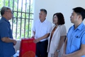 Đồng chí Bí thư Đảng uỷ, đồng chí Chủ tịch UBND xã thăm, tặng quà nhân kỷ niệm 78 năm Ngày Thương binh, Liệt sĩ (27/7)