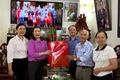 Đoàn công tác số 2, số 4 và số 5 xã Chuyên Mỹ thăm, tặng quà gia đình chính sách, người có công