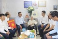 Chủ tịch UBND Thành phố Hà Nội Trần Sỹ Thanh thăm, tặng quà người có công trên địa bàn phường Hoàn Kiếm