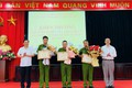 UBND xã Đại Thanh khen thưởng, động viên các tập thể, cá nhân có thành tích xuất sắc đột xuất trong công tác phòng chống tội phạm, giữ gìn ANTT