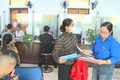 Tuổi trẻ Phúc Lộc xung kích hỗ trợ người dân tại Điểm phục vụ hành chính công