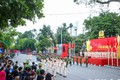Người dân hào hứng xem công an diễu hành trong “Ngày hội vì Thủ đô bình yên”