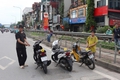 Mâu thuẫn trong làm ăn, 4 đối tượng rủ nhau chặn đánh người, cướp xe máy
