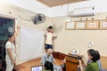 Công an xã Quốc Oai thành lập tổ công tác lưu động đến tận nhà hỗ trợ đảng viên cấp đổi thẻ
