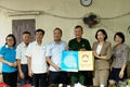 Ủy ban MTTQ Việt Nam TP Hà Nội và xã Ứng Hòa thăm và tặng quà hội viên có hoàn cảnh khó khăn trên địa bàn.
