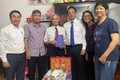 Đảng ủy - HĐND - UBND - UB.MTTQ Việt Nam phường Hai Bà Trưng tặng quà gia đình chính sách nhân dịp Quốc khánh 2/9