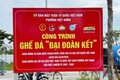 Ủy ban MTTQ Việt Nam phường Việt Hưng tổ chức gắn biển công trình Ghế đá “Đại đoàn kết” tại Công viên Long Biên