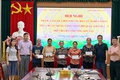SỞ NÔNG NGHIỆP VÀ PHÁT TRIỂN NÔNG THÔN HÀ NỘI THĂM, TẶNG QUÀ HỘ NGHÈO TẠI PHƯỜNG SƠN TÂY, TÙNG THIỆN VÀ XÃ ĐOÀI PHƯƠNG