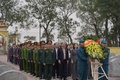 Các đồng chí lãnh đạo xã Chuyên Mỹ viếng nghĩa trang liệt sỹ nhân dịp tết nguyên đán Bính Ngọ 2026