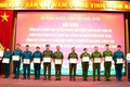Hoài Đức khen thưởng 13 tập thể và 45 cá nhân có thành tích trong công tác tuyển chọn, gọi công dân nhập ngũ, thực hiện nghĩa vụ tham gia Công an nhân dân và trong công tác Giáo dục Quốc phòng - An ninh năm 2026