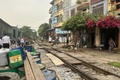 Ra quân xử lý lối đi tự mở qua đường sắt tại xã Thanh Trì
