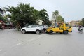 Xử lý vi phạm đỗ ô tô sai quy định tại phố Huỳnh Thúc Kháng kéo dài