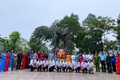Phường Hai Bà Trưng tổ chức Lễ dâng hoa tại Tượng đài Bác Hồ - Bác Tôn nhân dịp kỷ niệm 136 năm Ngày sinh Chủ tịch Hồ Chí Minh (19/5/1890 – 19/5/2026)