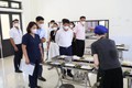 Đồng chí Lê Văn Quân - Bí thư Đảng uỷ, Chủ tịch HĐND xã Ba Vì kiểm tra công tác đảm bảo an toàn thực phẩm tại các trường học trên địa bàn