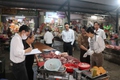 Phú Xuyên đẩy mạnh kiểm tra, nâng cao ý thức an toàn thực phẩm cho tiểu thương