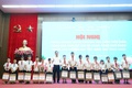 Phường Chương Mỹ tuyên dương học sinh tiêu biểu và tặng quà trẻ em có hoàn cảnh khó khăn vươn lên trong học tập năm học 2025 - 2026