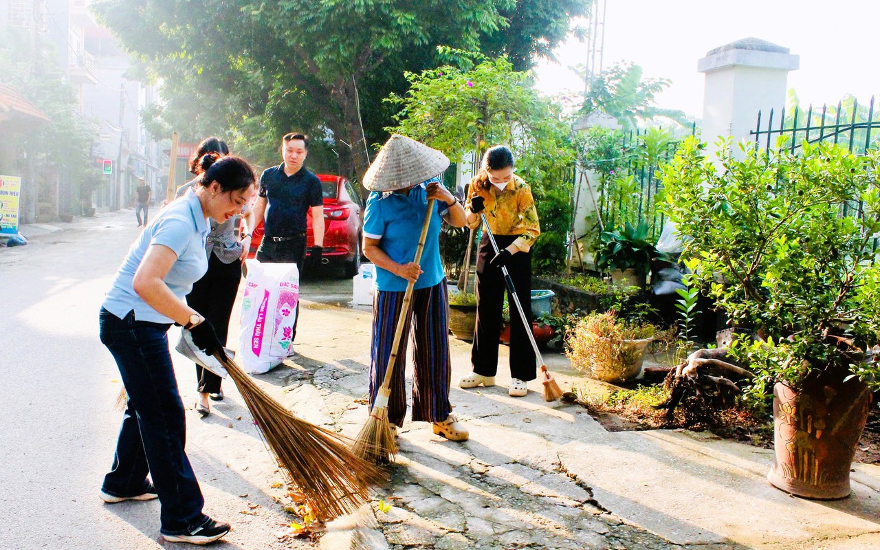 Phường Tây Tựu ra quân “Ngày Chủ nhật xanh”