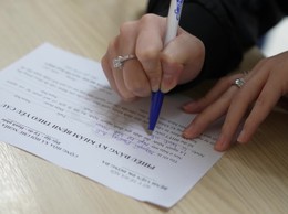 Đề xuất tăng mức bảo hiểm cho người yếu thế