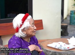 Hội Liên hiệp Phụ nữ phường Chương Mỹ đến thăm, tặng quà và cùng nấu “bữa cơm chiều” tại nhà Mẹ Việt Nam Anh hùng Lê Thị Thanh