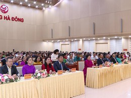 Trao các quyết định của Thành phố Hà Nội về công tác cán bộ tại phường Hà Đông 
