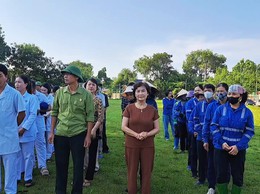UBND xã Đoài Phương tổ chức phát động, ra quân tổng vệ sinh môi trường trên địa bàn xã.