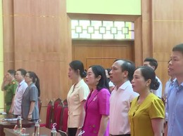 XÃ VÂN ĐÌNH TỔ CHỨC LỄ CHÀO CỜ VÀ SINH HOẠT CHÍNH TRỊ DƯỚI CỜ THÁNG 8/2025