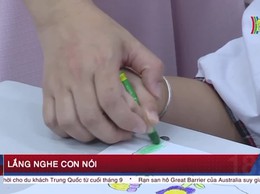 Ngày đầu làm quen với trường lớp của HS lớp 1 trường Tiểu học Vĩnh Tuy
