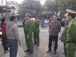 UBND XÃ HÒA LẠC GIẢI TỎA CHỢ CÓC, CHỢ TẠM TRÊN ĐỊA BÀN XÃ!