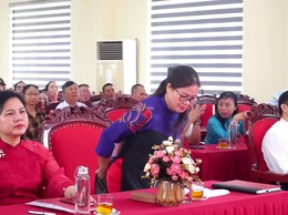 Tin truyền hình: Đảng ủy xã Hòa Phú long trọng tổ chức Lễ trao tặng Huy hiệu Đảng đợt 19/5