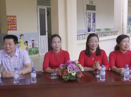 Học sinh lớp mẫu giáo 5 tuổi trường Mầm non Thạch Hòa hào hứng trải nghiệm tại trường Tiểu học Thạch Hòa