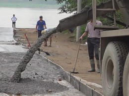 Xã Minh Châu triển khai sửa chữa tuyến đường ra bến đò phục vụ dân sinh