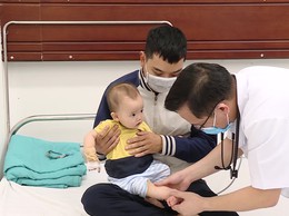 Duy trì tỷ lệ tiêm chủng đạt kết quả cao để  tăng cường bảo vệ, chăm sóc và nâng cao sức khỏe nhân dân