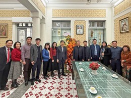 QUẬN ỦY - HĐND - UBND - UBMTTQ QUẬN VÀ 2 PHƯỜNG HÀNG BÀI, PHAN CHU TRINH ĐẾN THĂM VÀ CHÚC MỪNG NHÀ THỜ HÀM LONG NHÂN DỊP GIÁNG SINH 2024 