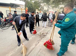 Thị trấn Quốc Oai phát động tổng vệ sinh môi trường hưởng ứng phong trào thi đua sáng - xanh - sạch- đẹp
