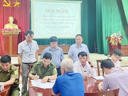 Ứng Hòa: 40% người dân đăng ký nhận lương hưu không dùng tiền mặt