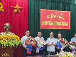 HUYỆN ỨNG HÒA: Công bố và trao quyết định điều động và bổ nhiệm công chức, viên chức lãnh đạo quản lý
