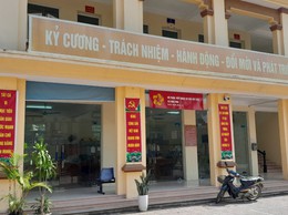 Cán bộ công chức xã Hòa Phú chung tay xây dựng một nền hành chính Thủ đô : Hiện đại, dân chủ, thân thiện, vì dân.
