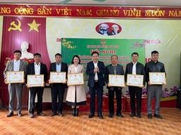 Tổng kết Công tác Hội và phong trào nông dân; biểu dương hộ sản xuất kinh doanh giỏi cấp huyện năm 2024