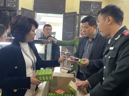 Phát hiệu nhiều vi phạm tại cơ sở bánh cốm Nguyên Ninh số 11 Hàng Than, quận Ba Đình
