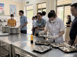 Tăng cường siết chặt quản lý, nâng cao hiệu quả bảo đảm an toàn thực phẩm