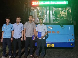 Tuyến bus đầu tiên ra xã đảo Minh Châu chính thức lăn bánh: Niềm vui xen lẫn trăn trở