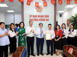 Phường Đống Đa nhận Thư khen của lãnh đạo Thành phố Hà Nội trong thực nhiện cải cách hành chính